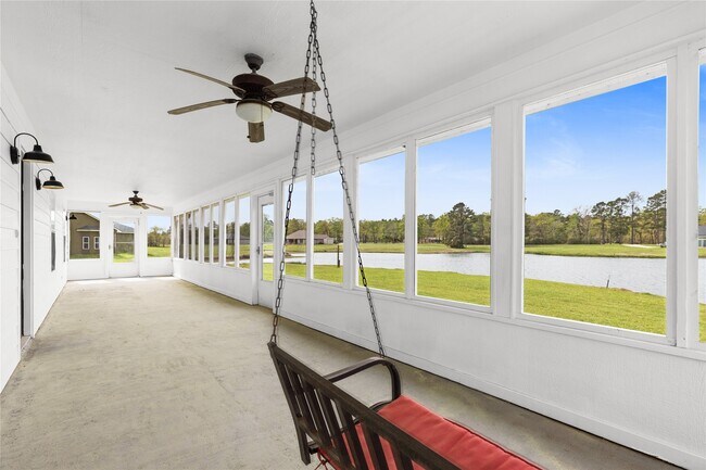 Building Photo - 140 Meadowview Dr
