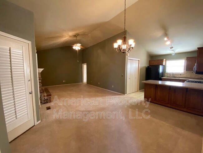 Building Photo - 8841 S Canton Pl