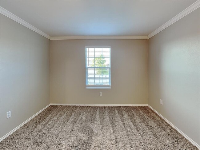 Building Photo - 1448 Vernon Dr