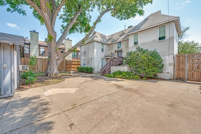 Building Photo - 3912 Rawlins St
