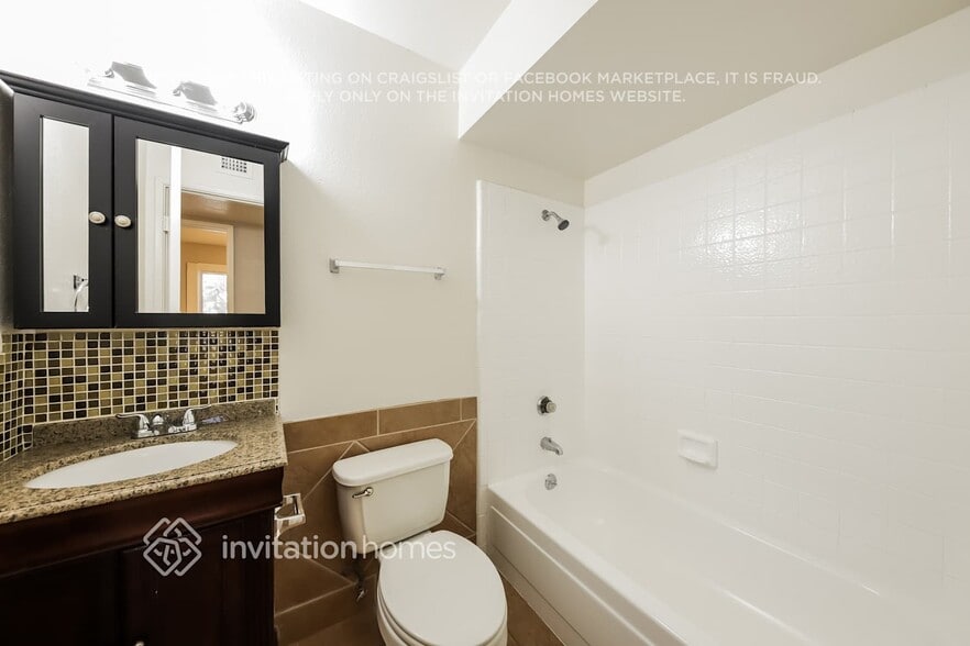 Building Photo - 5141 W Larkspur Dr