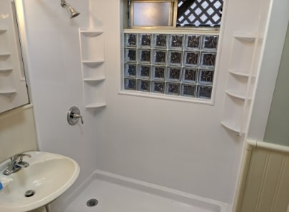 Building Photo - This Charming 1 Bed/1 Bath is All You! Hal...