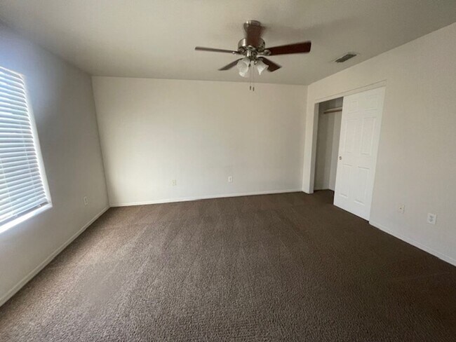 Building Photo - PALI3045