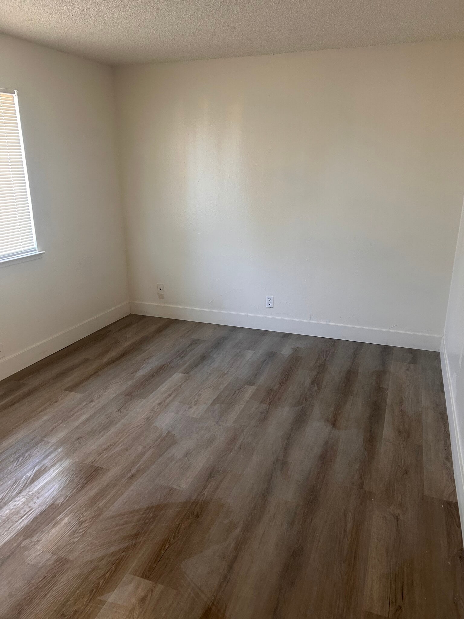 Building Photo - 4070 Weymouth Ln