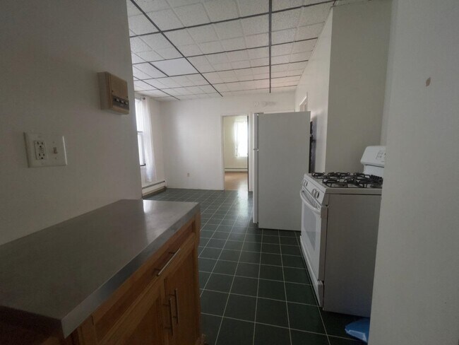 Building Photo - 17 E 48th St