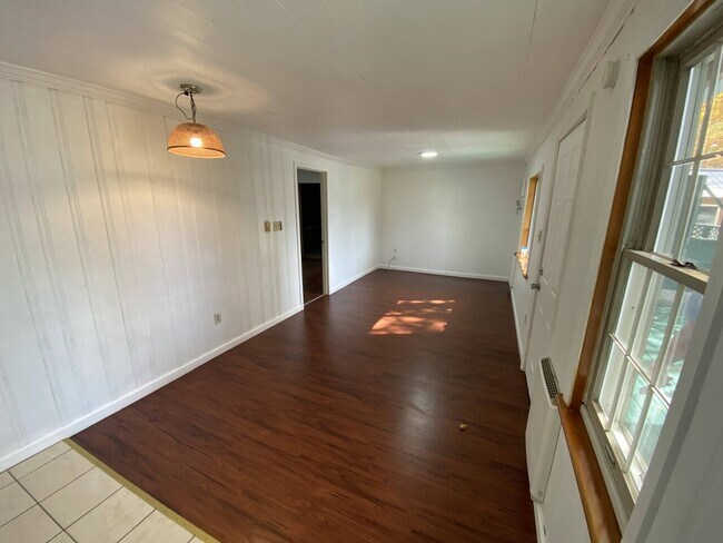 Building Photo - Chestnut Grove Village 17, 18, 19