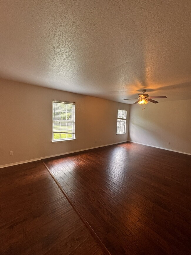 Building Photo - 11723 E Creek Ln