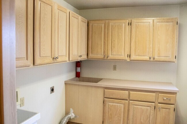 Building Photo - Custom home in Southwest Reno, 3 Bedrooms, 2 Bathrooms, Large Garage