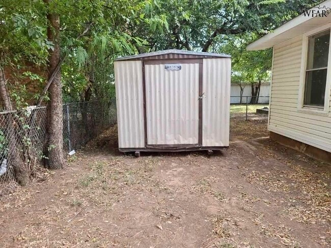 Building Photo - 1517 Blonde St