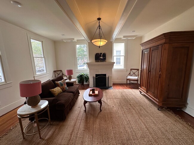 Building Photo - Historic Downtown Wilmington Furnished 3 B...
