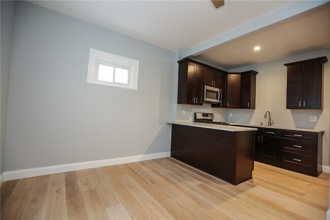 Building Photo - 544 Culver Pkwy