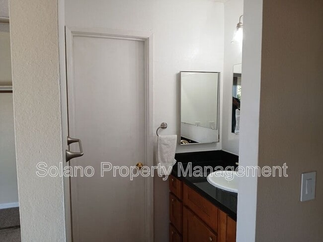 Building Photo - 400 Mokelumne Dr