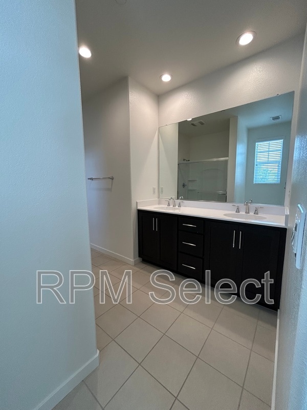 Building Photo - 1356 Jamboree Dr
