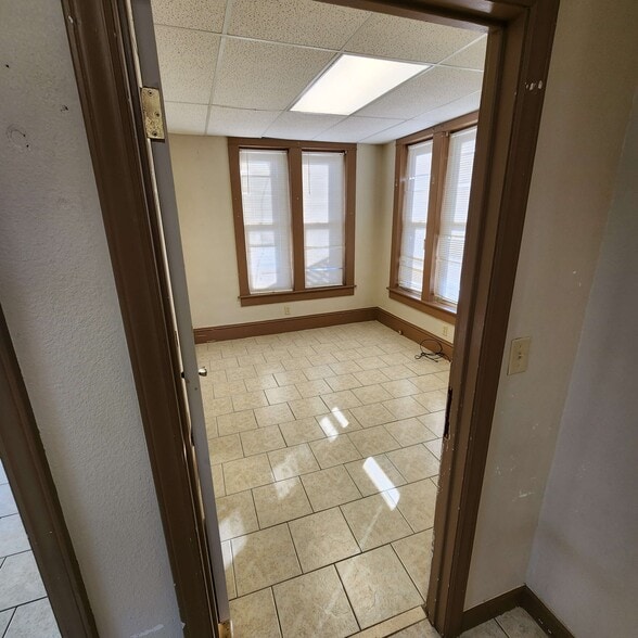 Building Photo - 102 Vermillion St