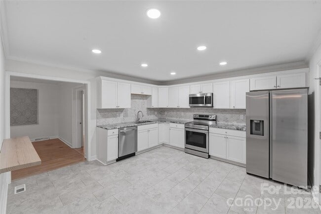 Building Photo - 4212 Hammett St