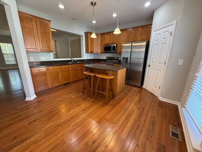 Building Photo - Prime Raleigh Location Near Crabtree & Downtown – Stunning 3BR Townhome