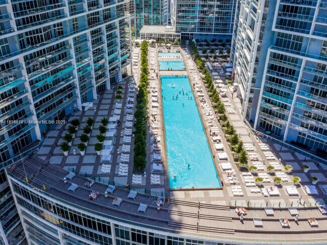 Building Photo - 465 Brickell Ave