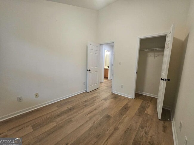 Building Photo - 619 Kenridge Way