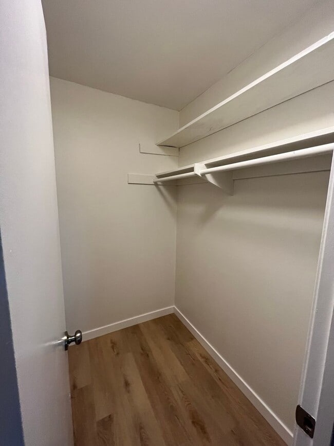 Building Photo - Condo for Rent in University City! 3 Bedro...