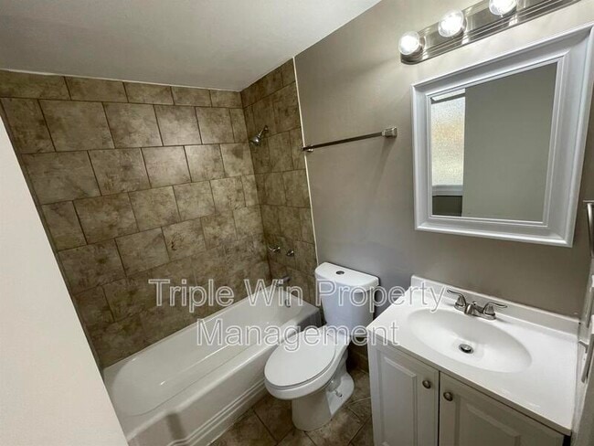 Building Photo - 410 Ridge Dr