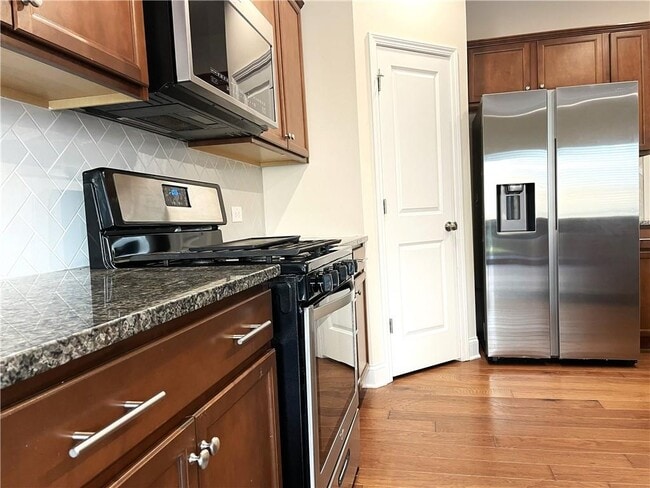 Building Photo - 502 Cooper Ln