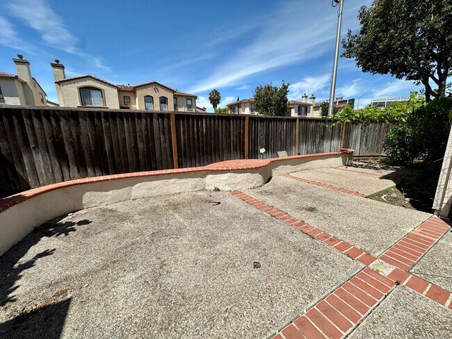 Building Photo - Charming & Fully Updated Home in Desirable Santa Clara