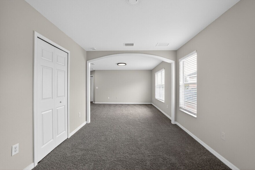 Building Photo - 10629 Shady Preserve Dr