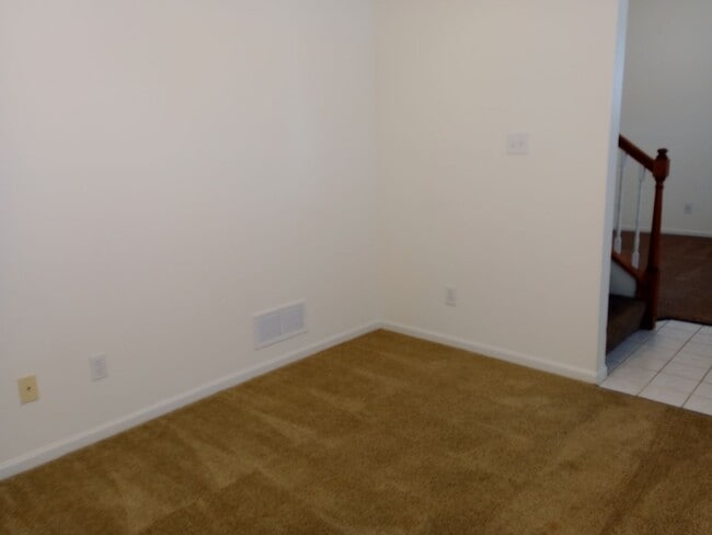 Building Photo - 1724-1726-1726 Louise Cir