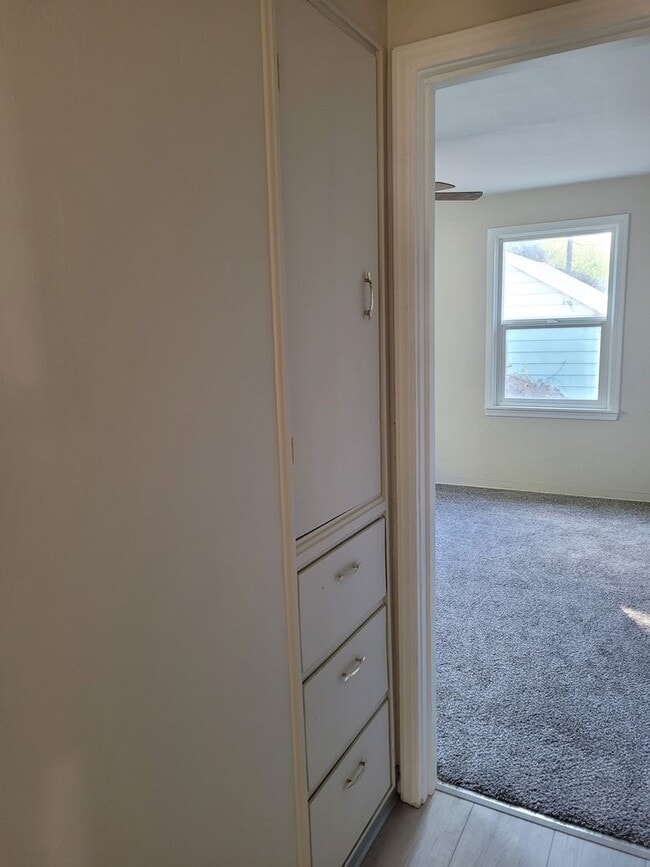 Building Photo - Supper cute 3 bedroom 1 bath house. This house has lots of charm.  The upstairs is one big bedroo...