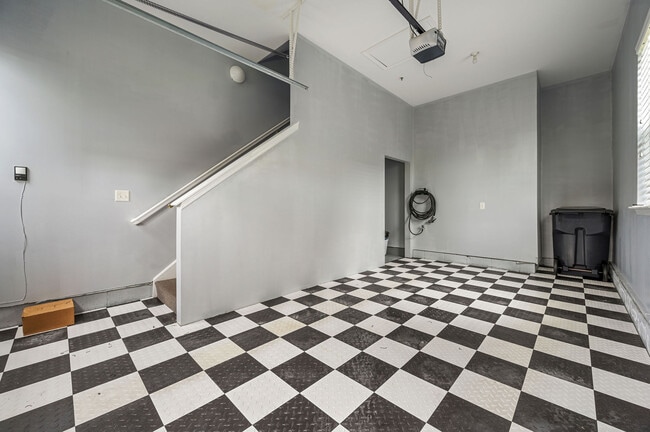Building Photo - 3902 N Sagamore Dr