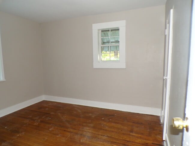 Building Photo - 708 40th St