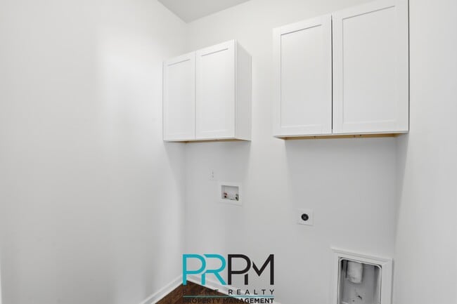 Building Photo - 413 Graypointe Dr