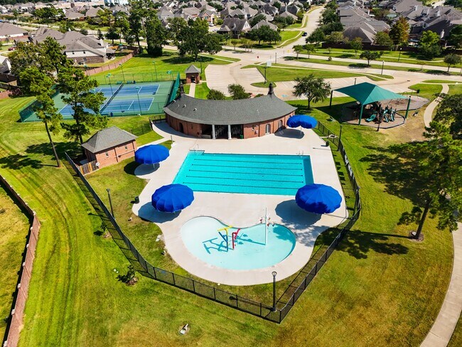 Building Photo - 22310 Taren Ct