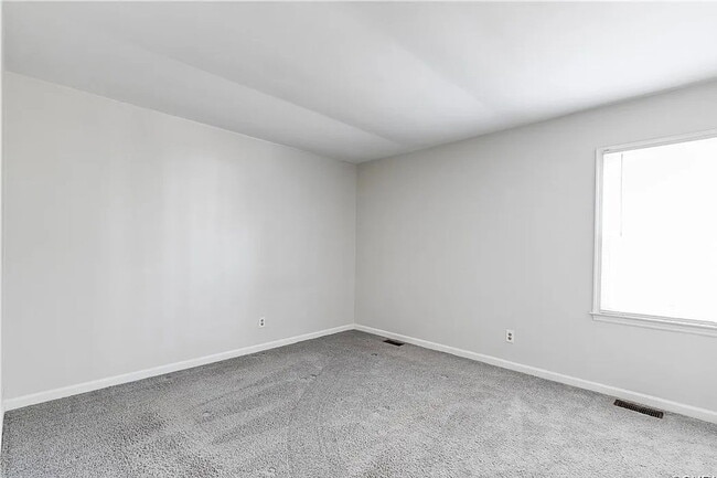 Building Photo - 1624 Mountain Pine Terrace