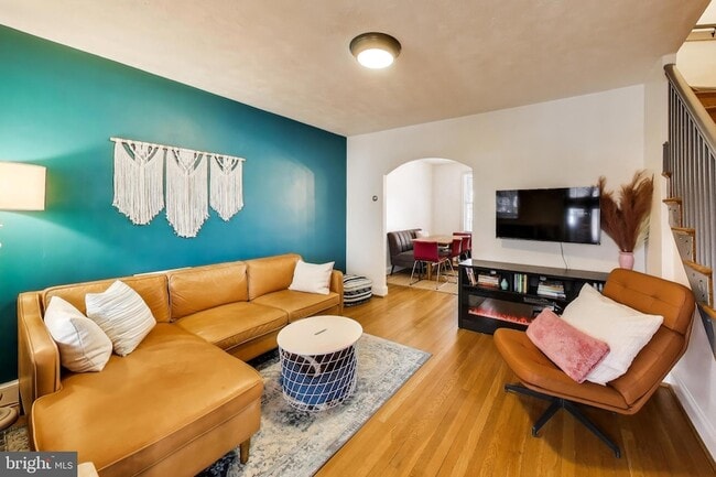 Building Photo - 1766 E Street NE Unit