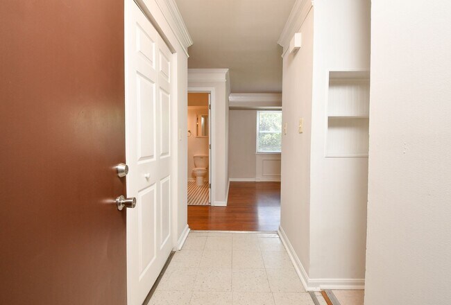 Building Photo - 102 Chesterfield Ln