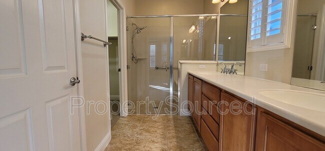 Building Photo - 2339 Shadow Berry Dr