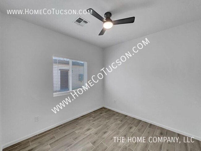 Building Photo - 1603 S Van Buren Ave