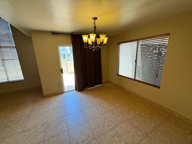 Building Photo - 3 Bedroom - 2.5 Bath - 1395 Sq. Ft. Home f...