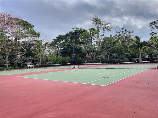 Building Photo - 525 Bayfront Dr