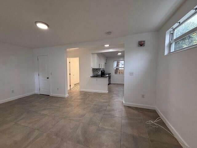 Building Photo - 919 2nd St