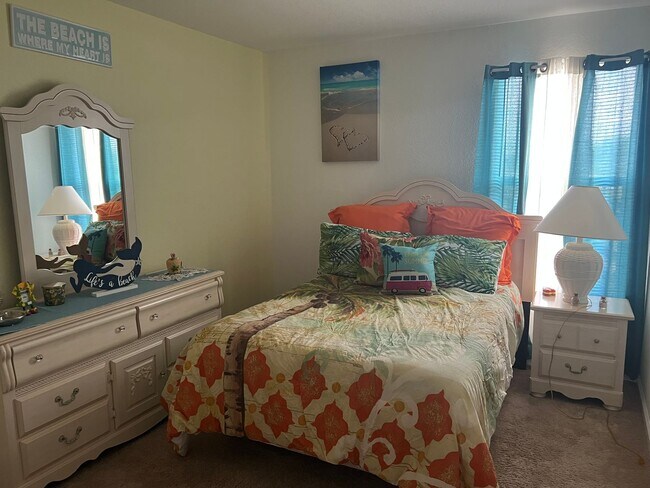 Building Photo - Seasonal 2/2 condo at Sandhill Pines