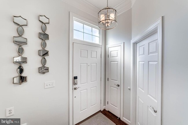 Building Photo - 947 Harrison Cir