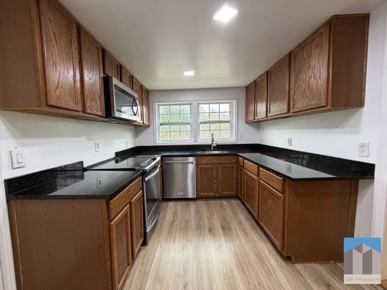 Building Photo - 1252 Lawrenceville Suwanee Rd