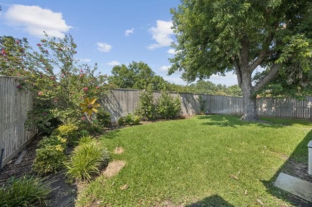 Building Photo - 3305 Canterbury Dr