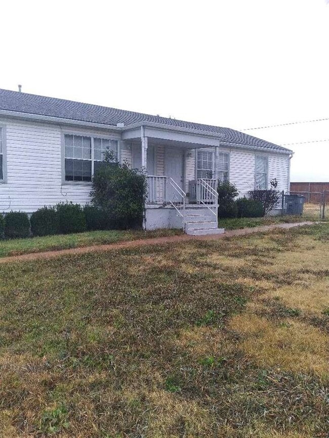 Primary Photo - 1177 NW Ozmun Ave
