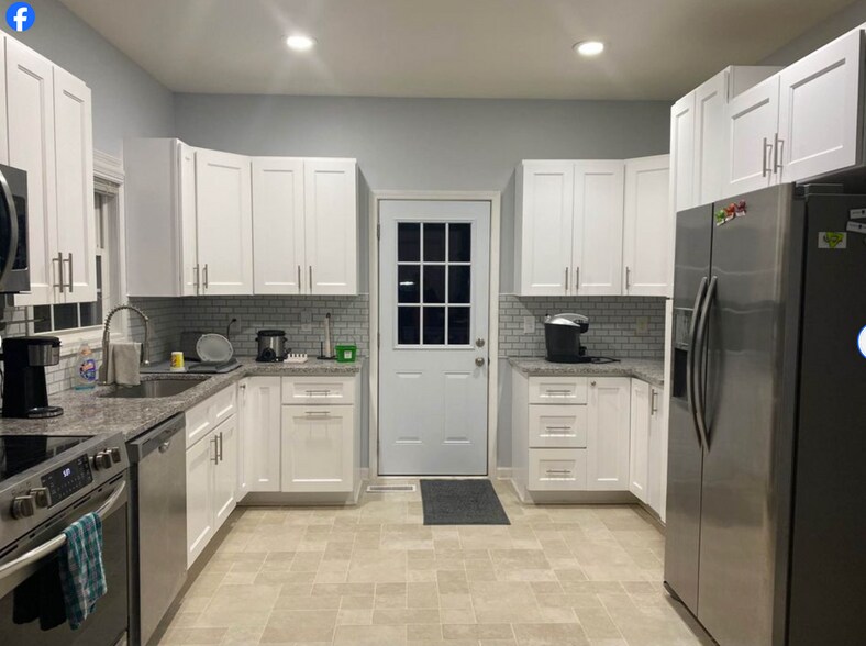 Building Photo - 102 Creeks Edge Dr