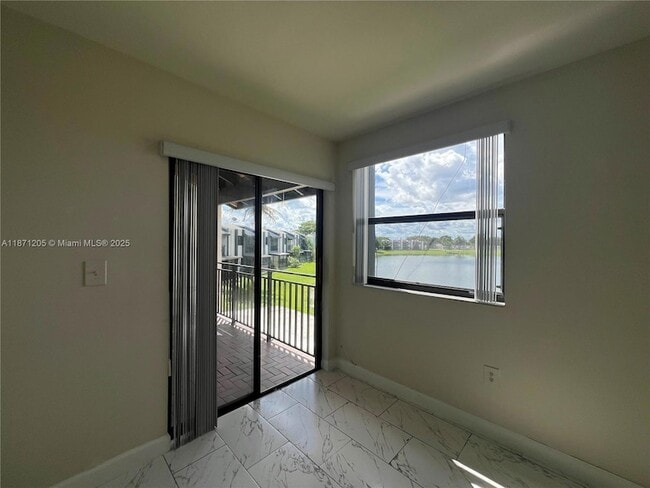 Building Photo - 480 W Park Dr