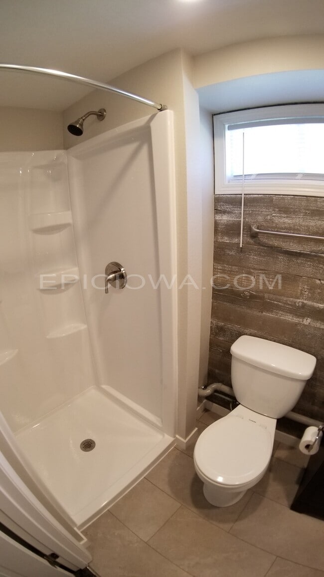 Building Photo - 1619 11th St NW