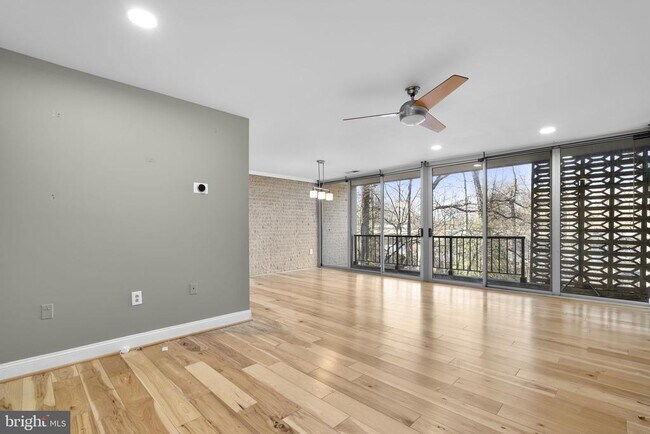 Building Photo - 7753 Patriot Dr